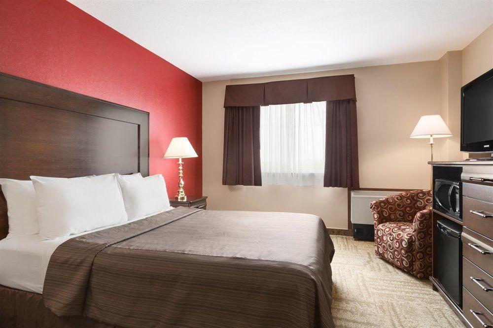 Coast Swift Current Hotel Exterior foto