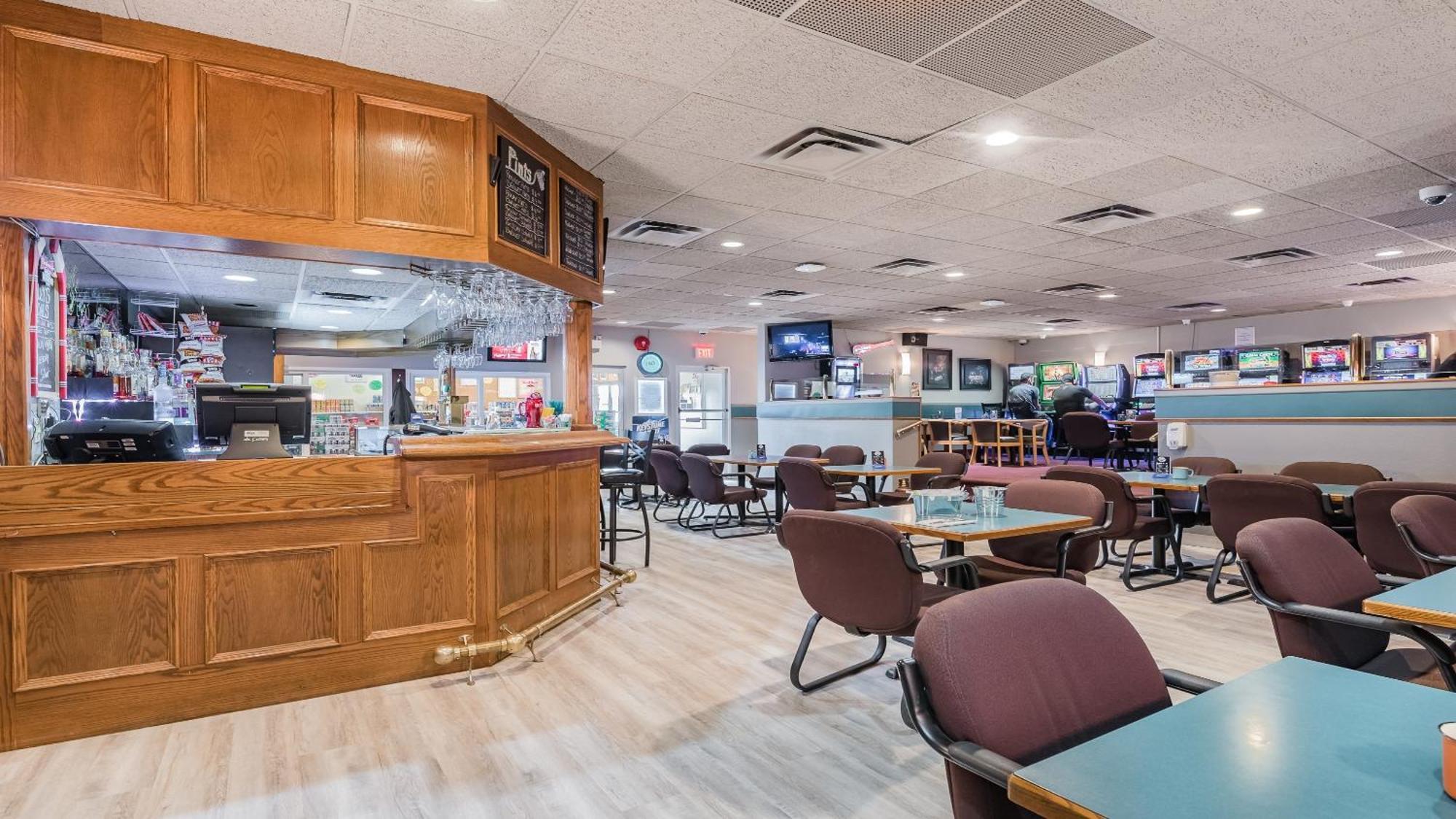 Coast Swift Current Hotel Exterior foto