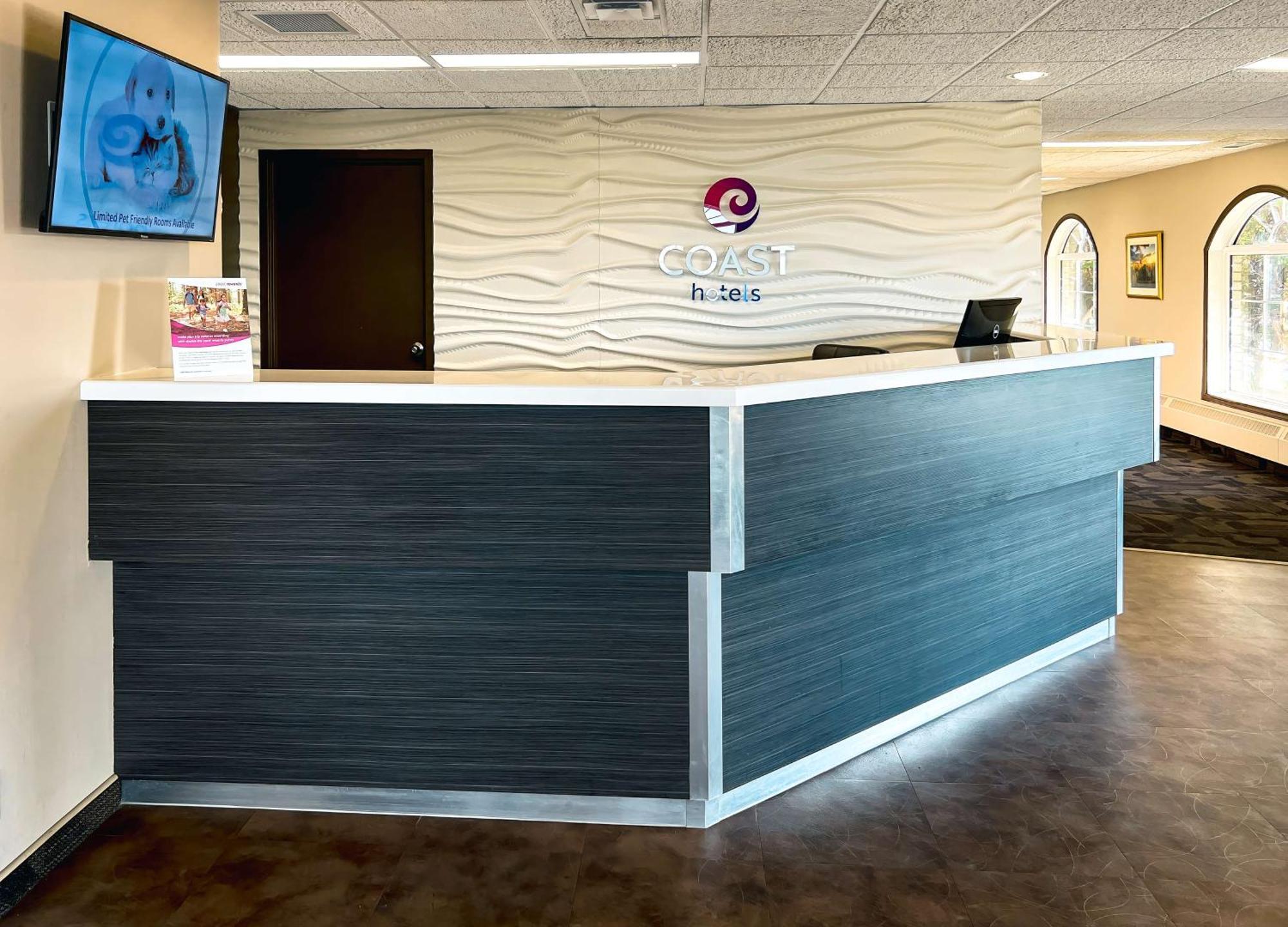 Coast Swift Current Hotel Exterior foto